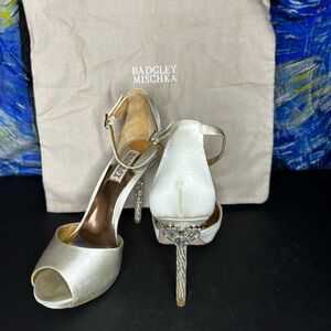 Cream and Rhinestone Badgley Mischka Heels Size 7.5 with Dust Bag